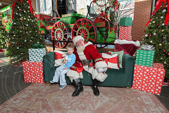 The Charleston Santa 2024-Dec15-3149