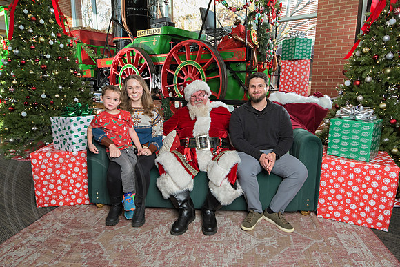 The Charleston Santa 2024-Dec14-2737