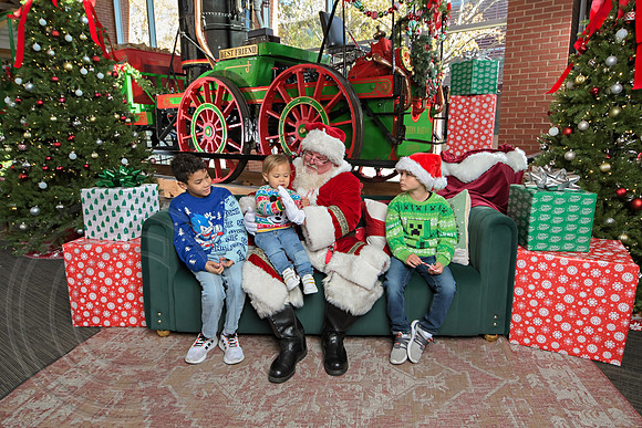 The Charleston Santa 2024-Dec7-1338