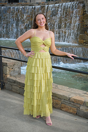 RKPhoto-2024-FallsPark-PromPics-105