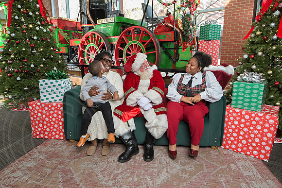 The Charleston Santa 2024-Dec15-3099