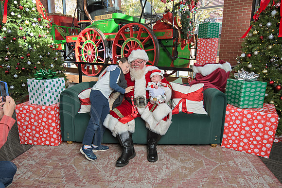 The Charleston Santa 2024-Nov30-0599
