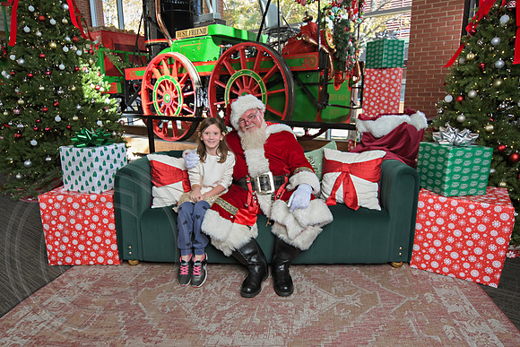 The Charleston Santa 2024-Nov30-0634