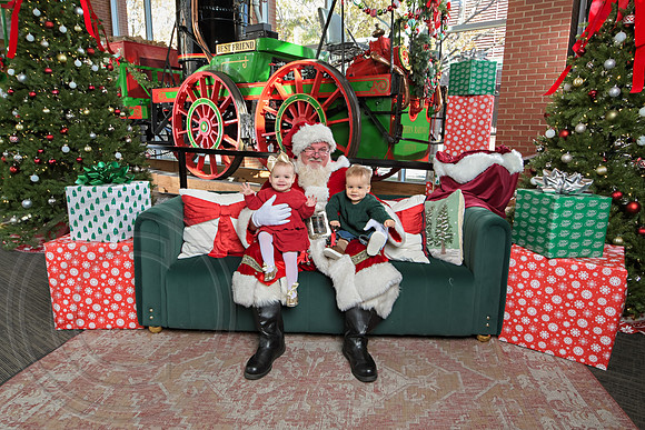 The Charleston Santa 2024-Dec7-1554