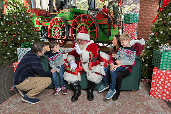 The Charleston Santa 2024-Dec7-1416