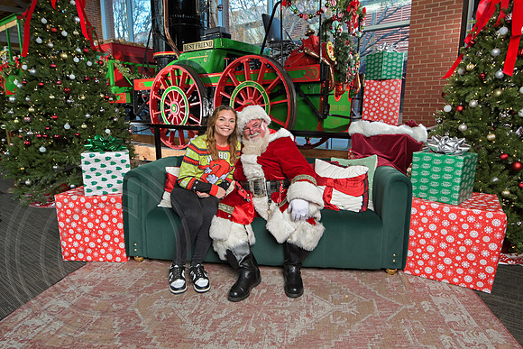 The Charleston Santa 2024-Dec15-3179