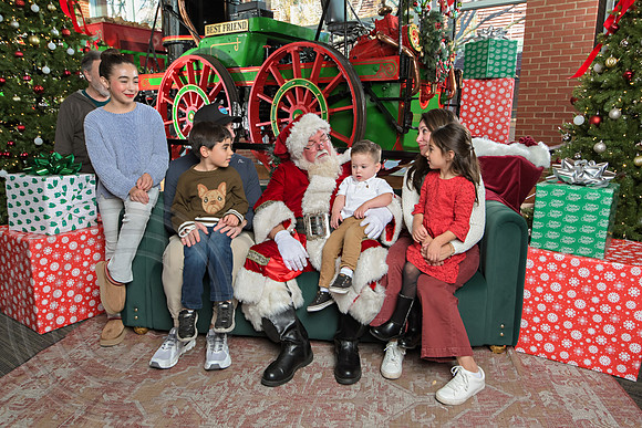 The Charleston Santa 2024-Dec15-3162