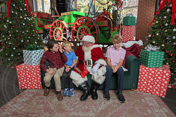 The Charleston Santa 2024-Nov30-0664