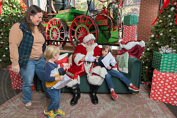 The Charleston Santa 2024-Dec7-1429