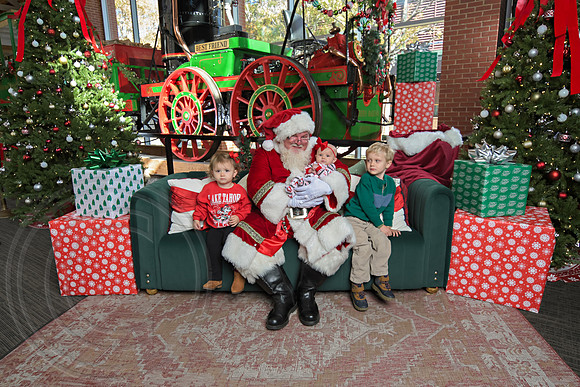 The Charleston Santa 2024-Nov30-0619