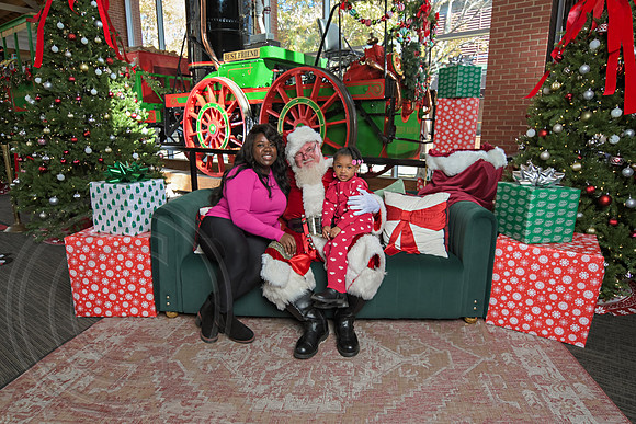 The Charleston Santa 2024-Nov30-0631