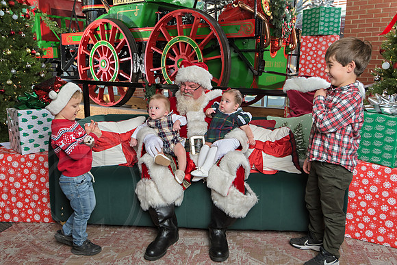 The Charleston Santa 2024-Dec14-2703