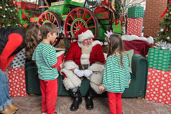 The Charleston Santa 2024-Dec14-2711