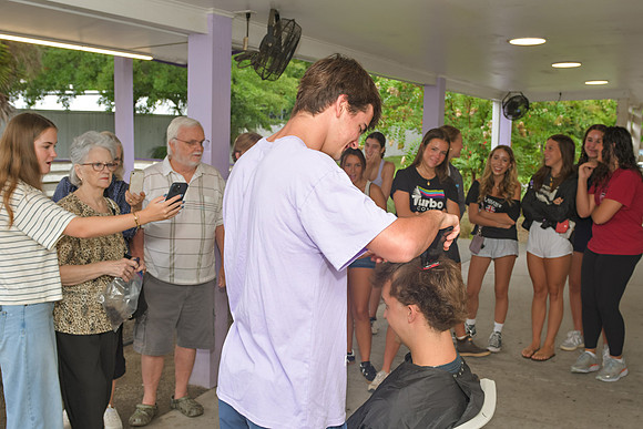 Austin-Buzz-Cut-Day-010