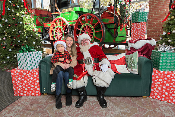 The Charleston Santa 2024-Dec7-1507