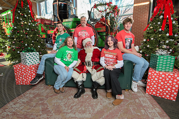 The Charleston Santa 2024-Dec22-4083