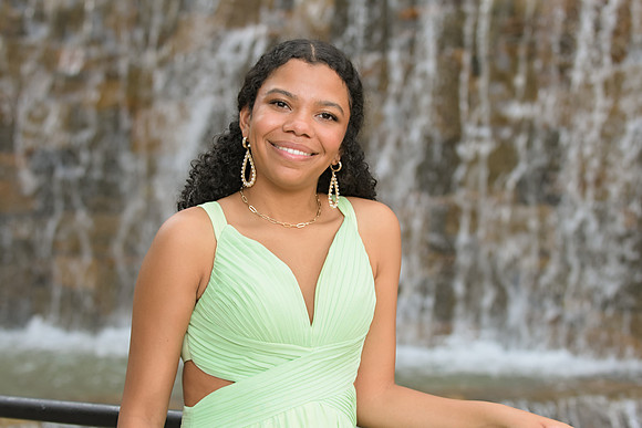 RKPhoto-2024-FallsPark-PromPics-114