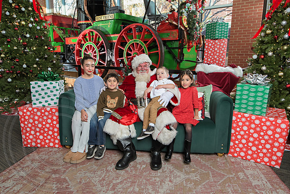 The Charleston Santa 2024-Dec15-3158