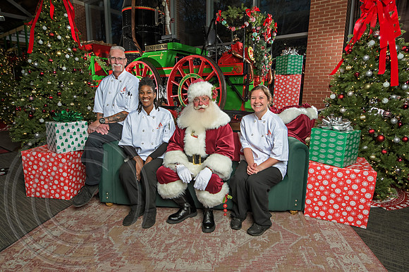 The Charleston Santa 2024-Dec10-2305
