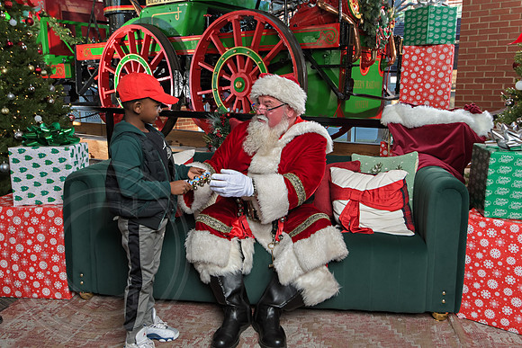 The Charleston Santa 2024-Dec22-4114