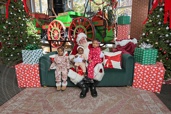 The Charleston Santa 2024-Nov30-0628