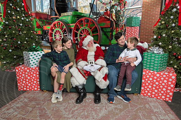 The Charleston Santa 2024-Dec14-2694