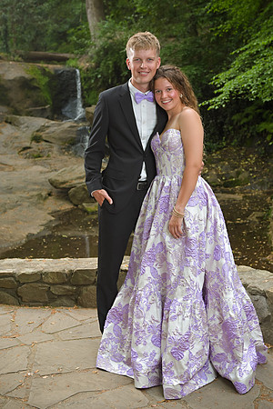 RKPhoto-2024-FallsPark-PromPics-38