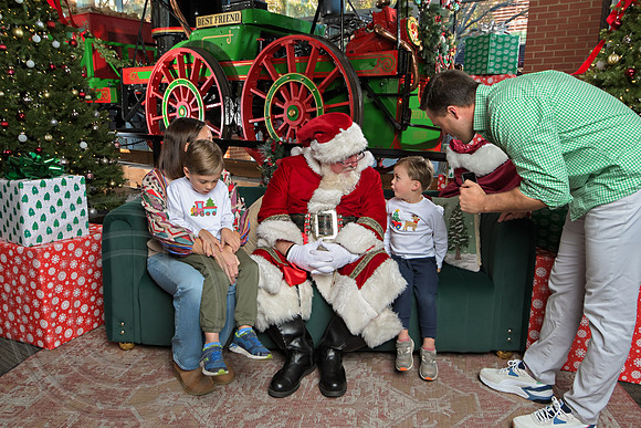 The Charleston Santa 2024-Dec7-1789