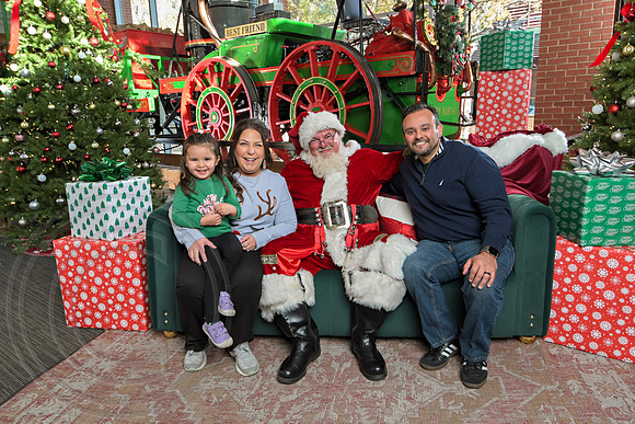 The Charleston Santa 2024-Dec7-1457