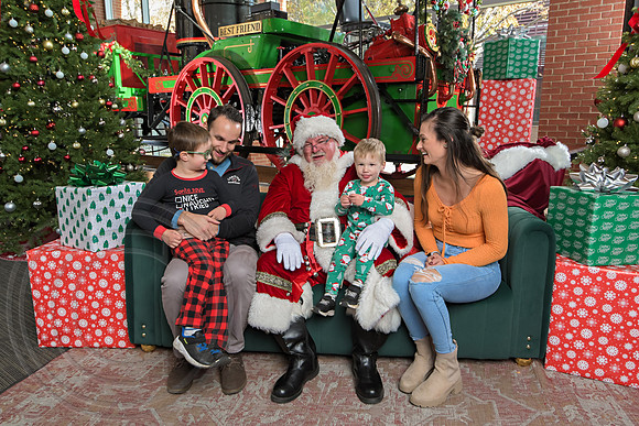 The Charleston Santa 2024-Dec8-1828