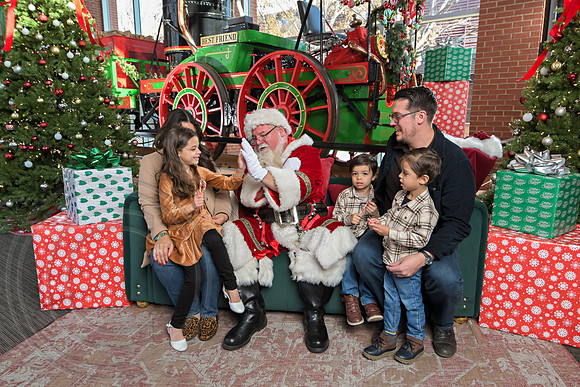 The Charleston Santa 2024-Dec15-2828