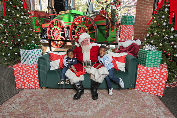 The Charleston Santa 2024-Nov30-0668
