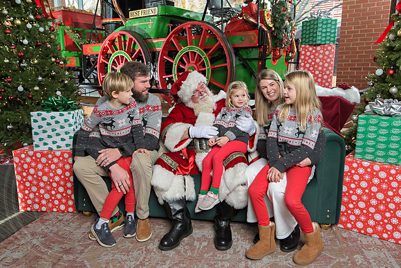 The Charleston Santa 2024-Dec15-3117