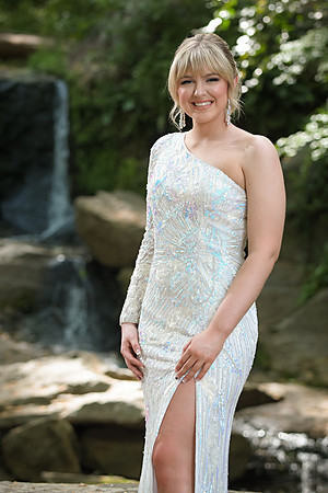 RKPhoto-2024-FallsPark-PromPics-21