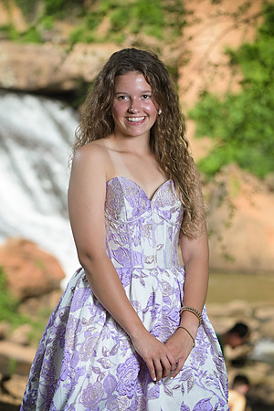 RKPhoto-2024-FallsPark-PromPics-12