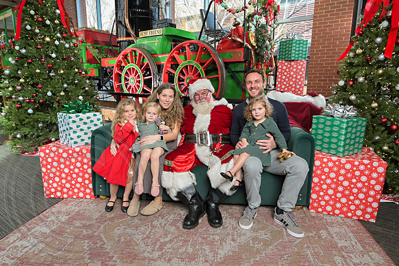 The Charleston Santa 2024-Dec15-2962
