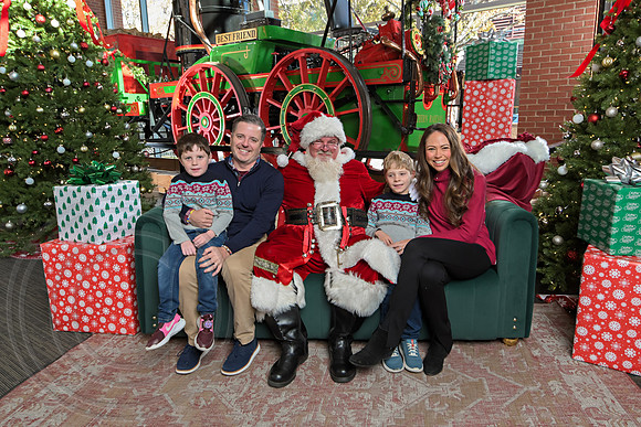 The Charleston Santa 2024-Dec7-1412
