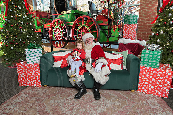 The Charleston Santa 2024-Dec15-3167