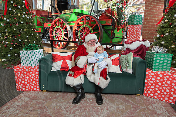 The Charleston Santa 2024-Dec7-1535