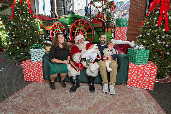 The Charleston Santa 2024-Dec22-3685