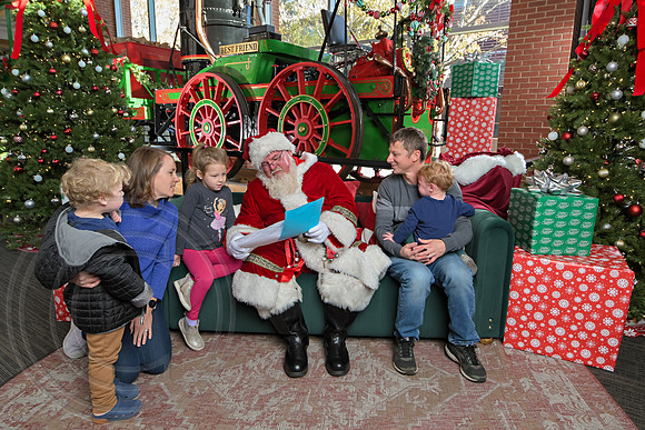 The Charleston Santa 2024-Dec7-1365