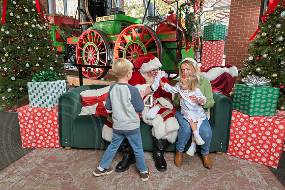 The Charleston Santa 2024-Dec7-1567