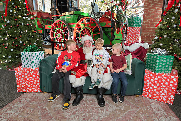 The Charleston Santa 2024-Dec7-1560