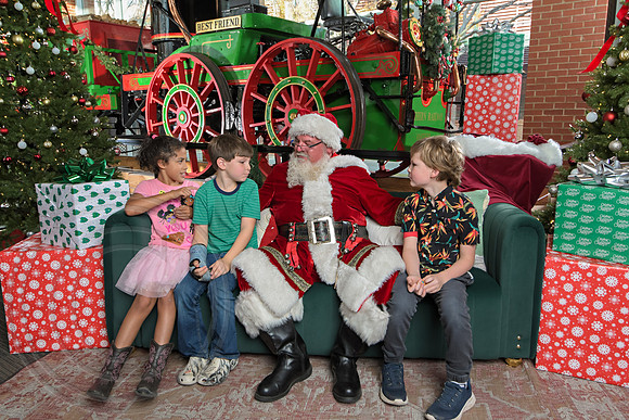 The Charleston Santa 2024-Dec14-2730