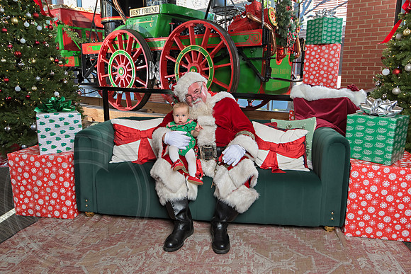 The Charleston Santa 2024-Dec22-4006