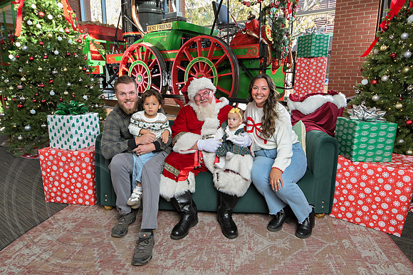 The Charleston Santa 2024-Dec7-1441