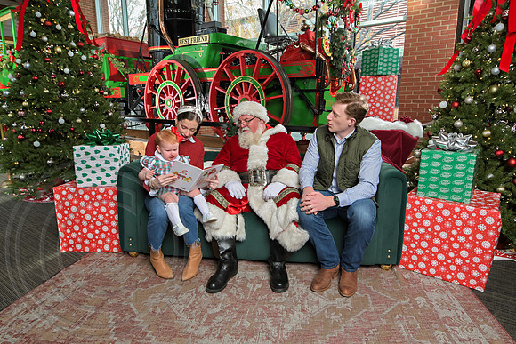 The Charleston Santa 2024-Dec15-3121