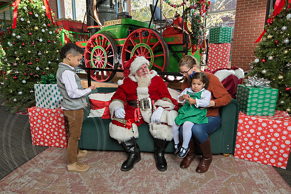 The Charleston Santa 2024-Dec7-1385
