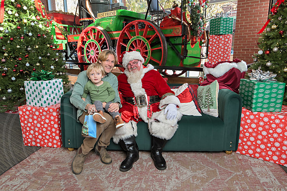 The Charleston Santa 2024-Dec7-1453