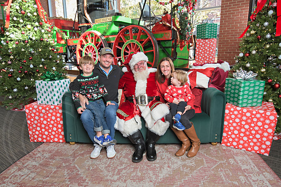 The Charleston Santa 2024-Nov30-0584